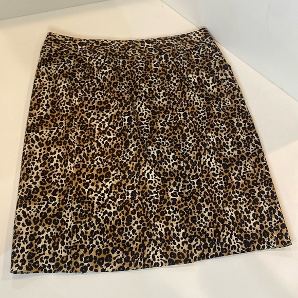 Will Smith Leopard print pencil skirt 20”, side zip, kick flap @ back EUC size 4 - Picture 2 of 15